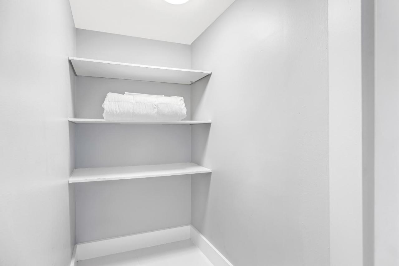 Bayview Bliss Biscayne Apartment Доръл Екстериор снимка