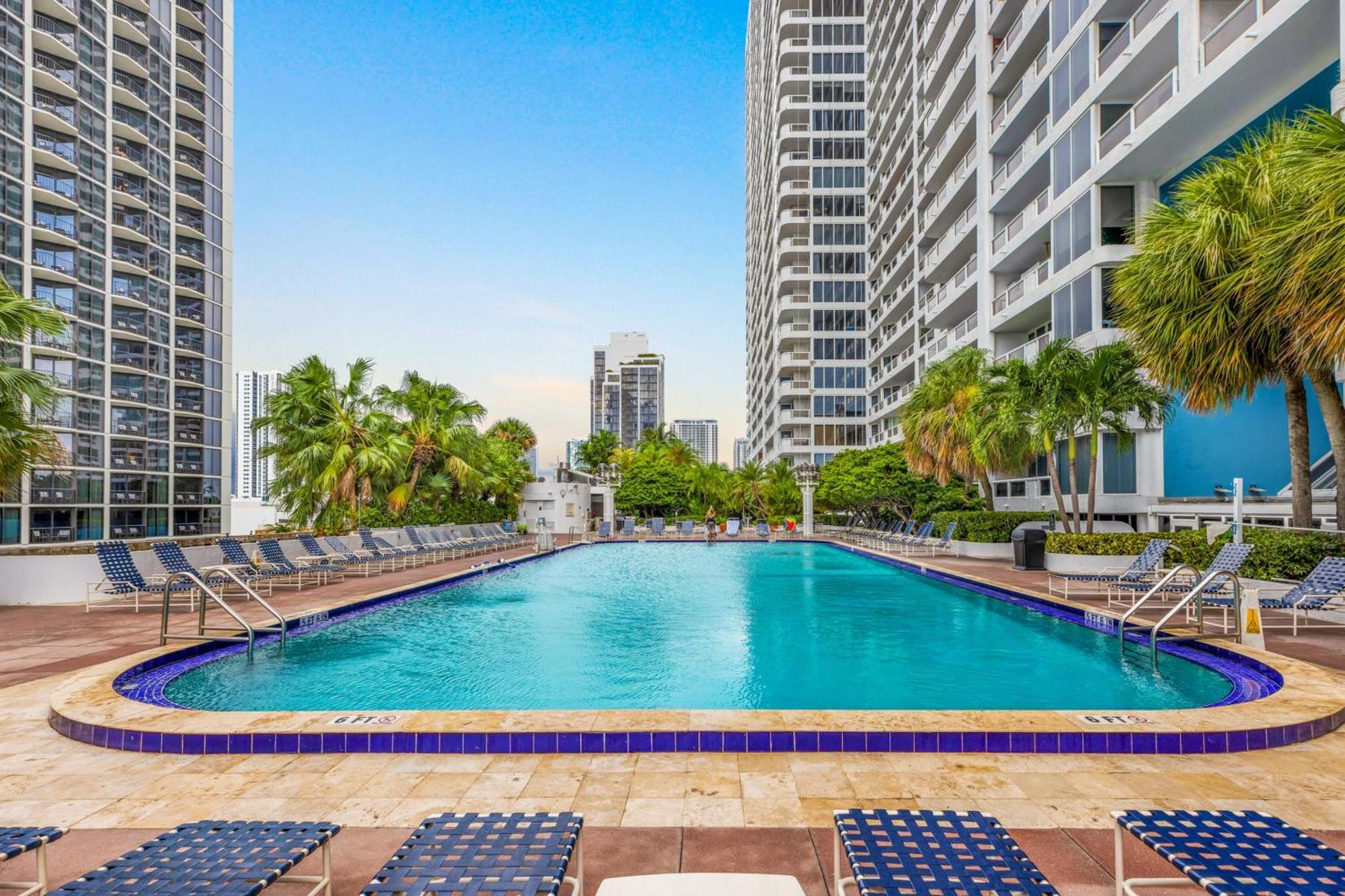 Bayview Bliss Biscayne Apartment Доръл Екстериор снимка